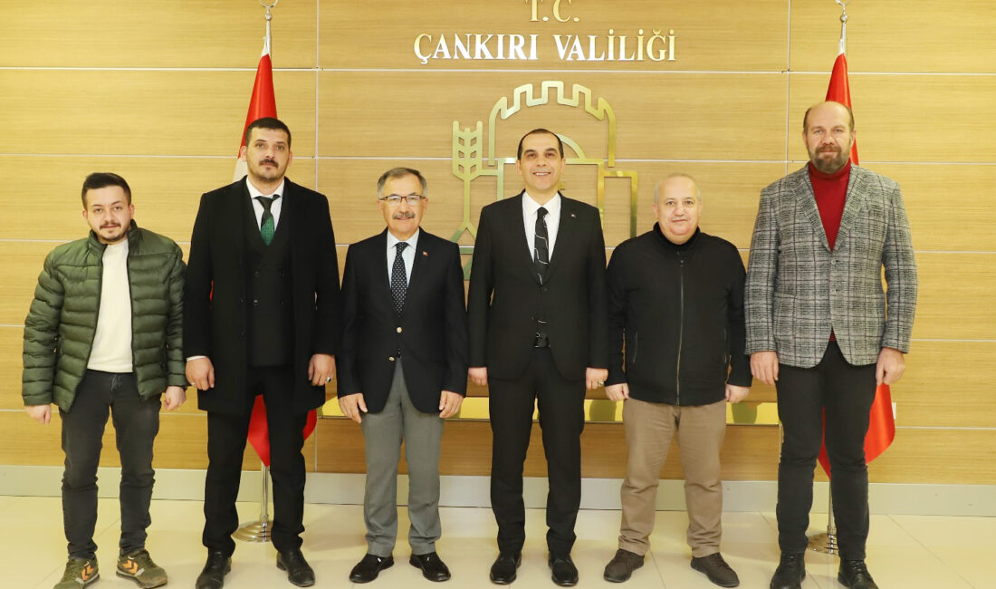 Vali Taşolar’a “Çankırı” ziyareti Gazetemiz imtiyaz sahibi ve şirket ortaklarından Vali M. Fırat Taşolar’a