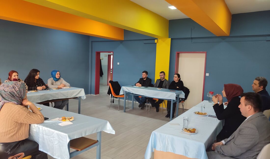 Kurşunlu Kaymakamı Şeyma Nur Kaygusuz branş öğretmenleri ile değerlendirme toplantısı