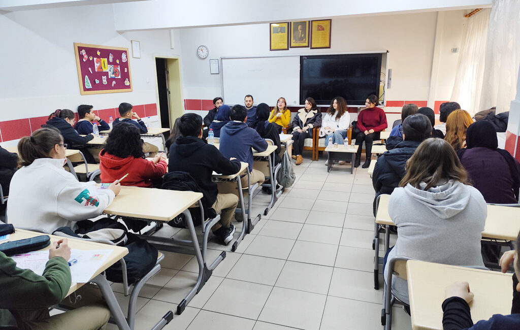 Çankırı Lisesinde kariyer günleri etkinliği Mesleki Kariyer Günleri kapsamında Çankırı Lisesi öğrencilerine yönelik bilgilendirme