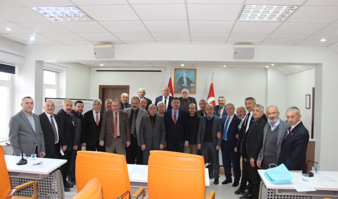 Meclis üyeleri, gazetecilerin gününü kutladı İl Genel Meclisi Başkanı Ahmet Ulusoy ve meclis üyeleri 10