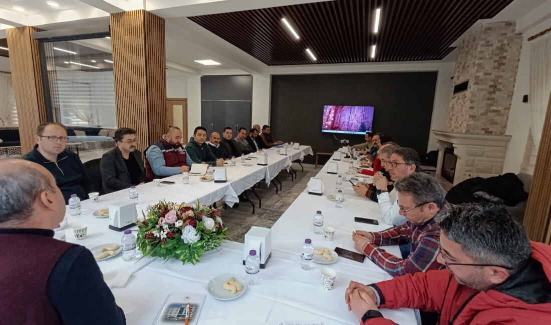 Düzgün: Yeni projelerle çiftçilerimizin gelir düzeylerini yükseltmeye gayret edeceğiz İl Tarım ve Orman Müdürü Dr. Hüseyin Düzgün’ün başkanlığında 2024