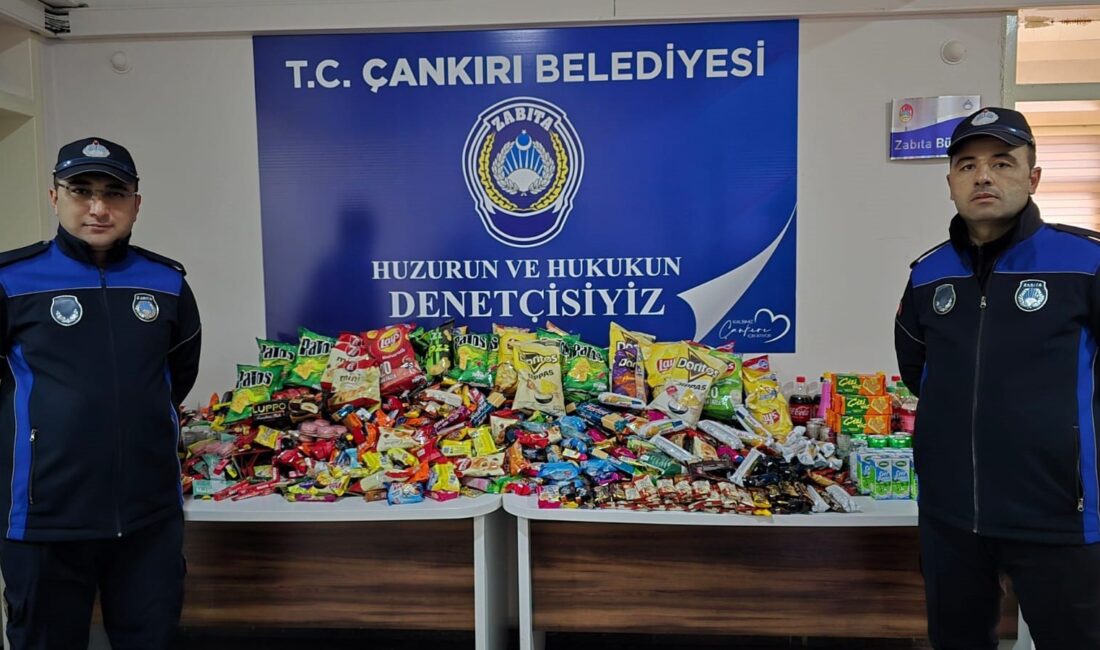 Akaryakıt İstasyonlarında Market Denetimleri Yapıldı Çankırı Zabıtası şehir merkezinde bulunan akaryakıt istasyonlarındaki marketleri denetledi. 13