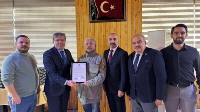 İl Özel İdaresi’nde çalışan personellerden 32’si emekli oldu. 32 personelin