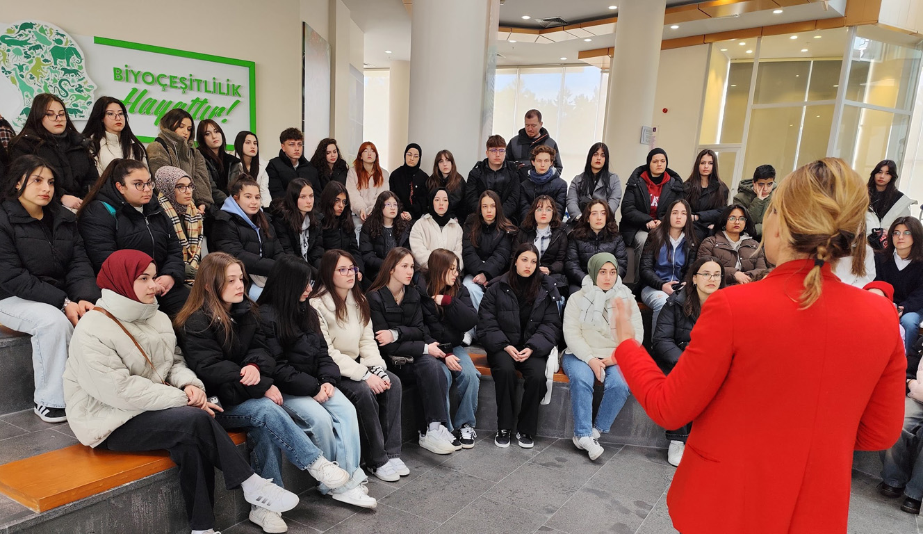 Çankırı Lisesi öğrencileri Biyosfer Müzesi’ni ziyaret etti. Öğrenciler, doğanın gizemli