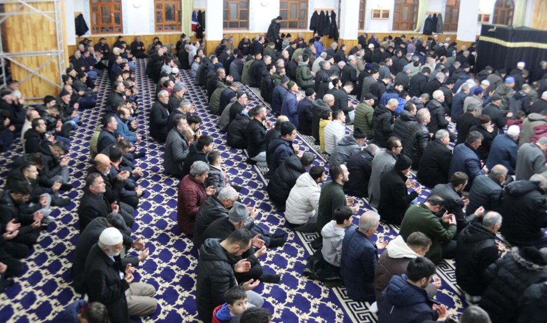&nbsp; Çankırı’da Berat Kandili, camilerde düzenlenen programlarla coşkuyla idrak edildi.