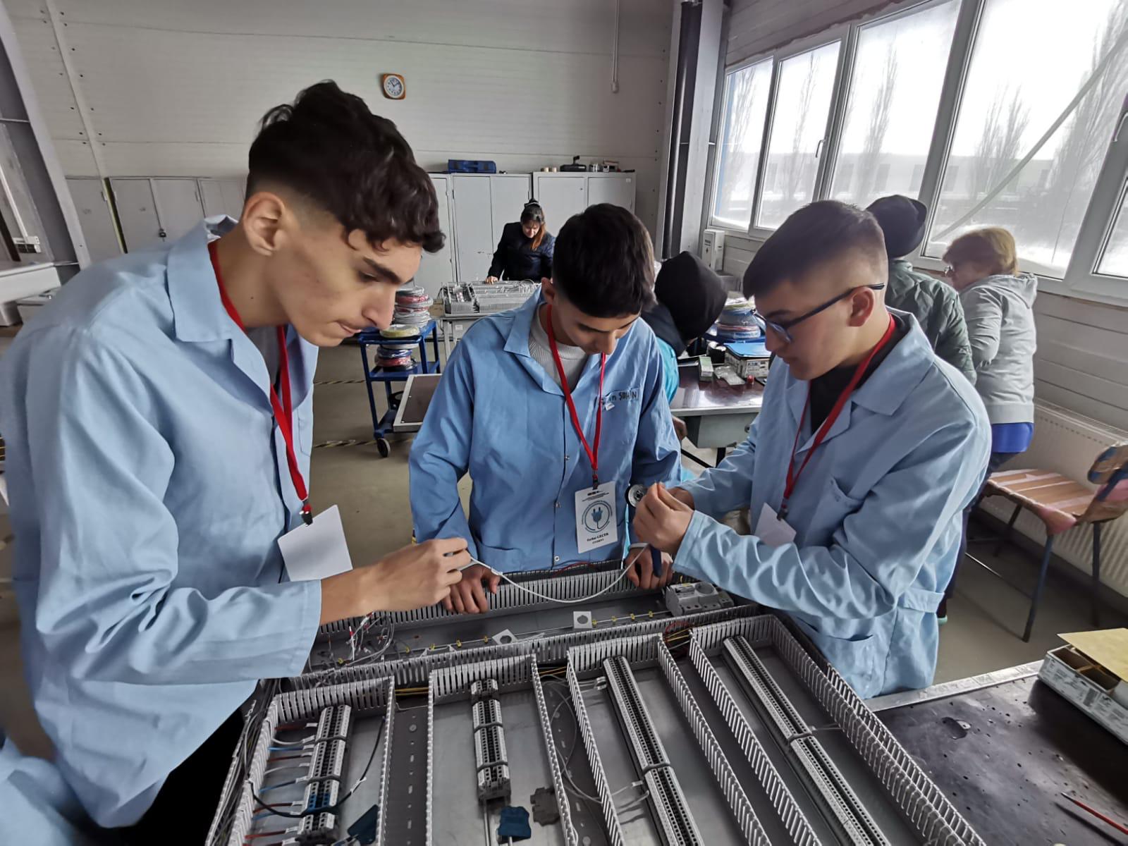 Atkaracalar Şehit Hakkı Çelik Mesleki ve Teknik Anadolu Lisesi, Romanya’nın