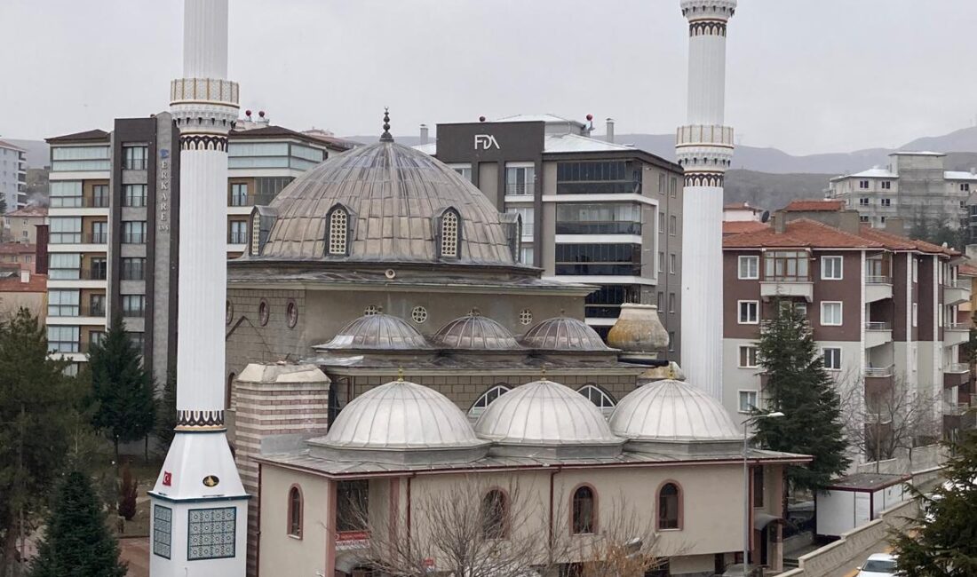 Bademli Camii çift minaresi bugün açılıyor