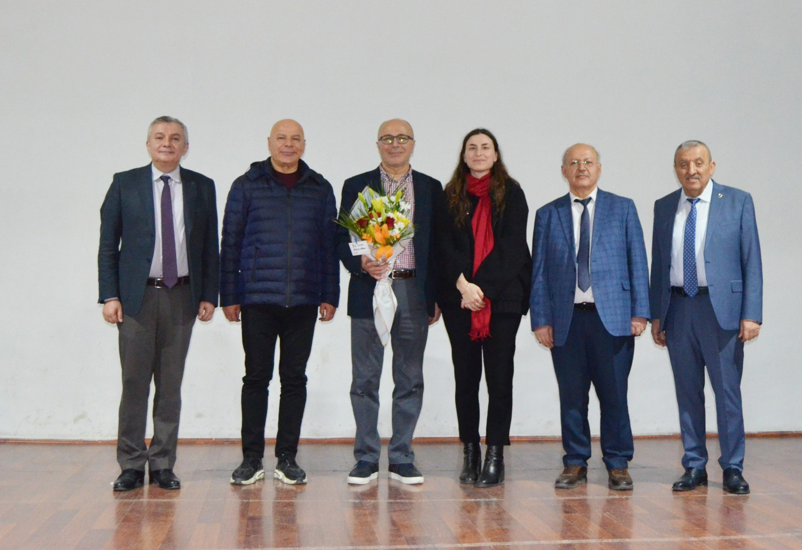 Çankırı Lisesi öğrencileri, eski mezunları ile söyleşi etkinliklerine devam ediyor.