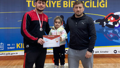 Gençler Güreş Türkiye Birinciliği müsabakalarında Fatih Çelik Türkiye 2. Oldu.