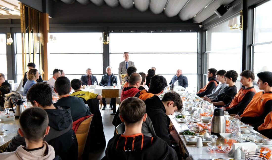 &nbsp; Kulüpler arası voleybol müsabakalarında yıldızlar ve gençlerde Çankırı şampiyonu