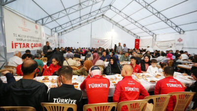 Ramazan bereketi VAKIFLAR’ın sofrasında