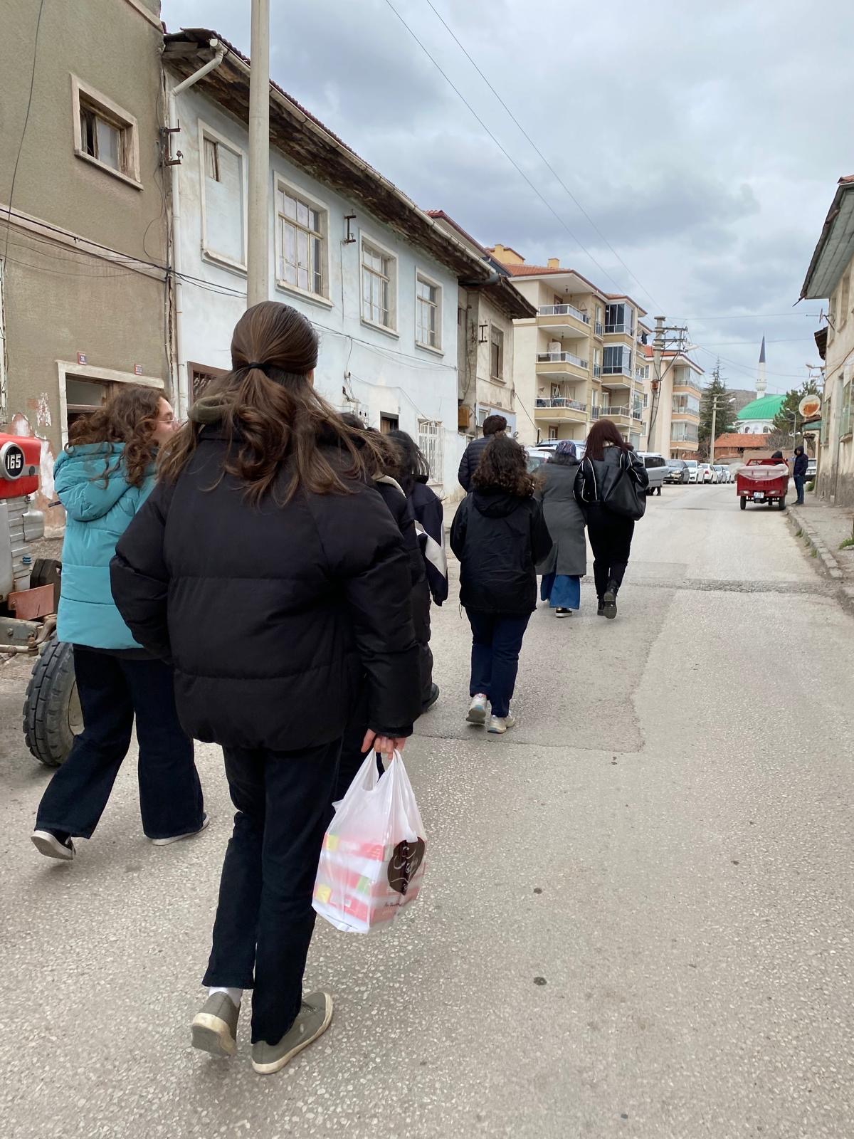 &nbsp; 15 Temmuz Şehitler Anadolu Lisesi Değerler Kulübü öğrencileri, kulüp