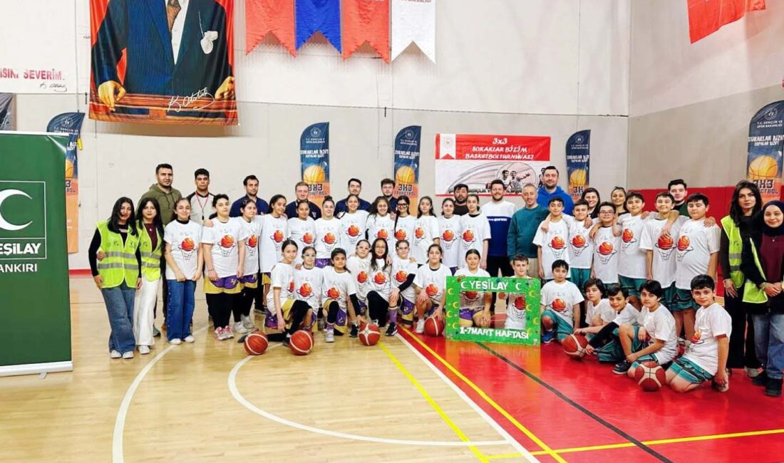 Yeşilay Spor Oyunları Sokaklar Bizim 3×3 Basketbol Turnuvası tamamladı. Yapılan