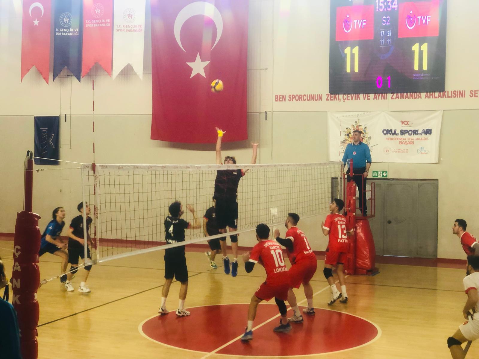 TVF Voleybol Erkekler Bölgesel Lig Grup müsabakalarının ilk gününde Çankırı
