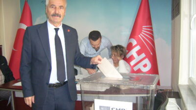 Cumhuriyet Halk Partisi’nin “Gel Seç, Tarihe Geç” sloganı ile başlattığı