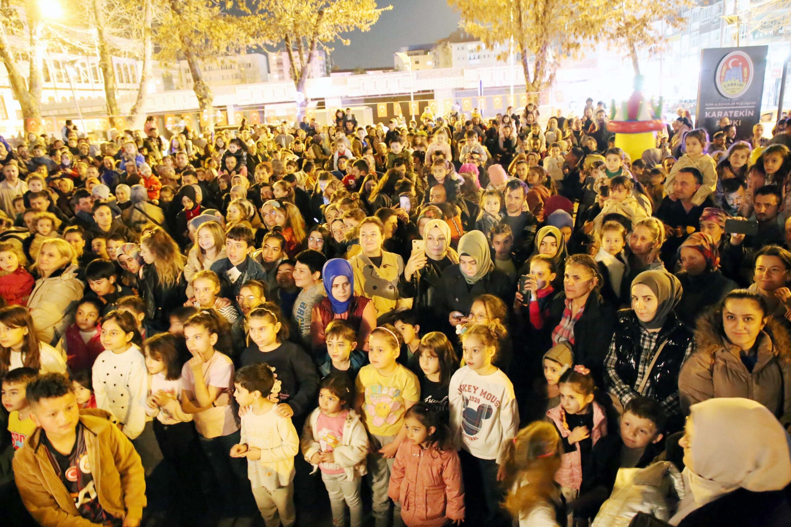 Çankırı Belediyesi, havaların ısınması ile birlikte Ramazan Sokağı’nı Karatekin Parkı’na