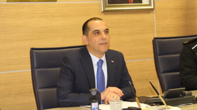 Aylık asayiş bilgilendirme toplantısında gazetecilerle bir araya gelen Vali Fırat