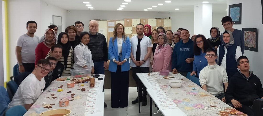 Özel Gereksinimli Bireylere Yönelik Seramik Şekillendirme Etkinliği Düzenlendi Çankırı İl Milli Eğitim Müdürlüğü Nurettin Ok Halk Eğitim Merkezi