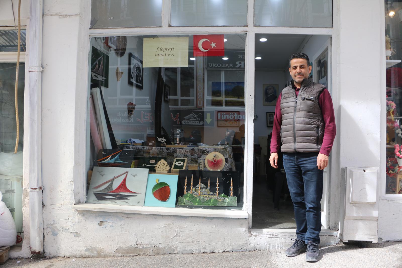 Filografi öğrenmek isteyenlere kapısı da gönlü de  açık