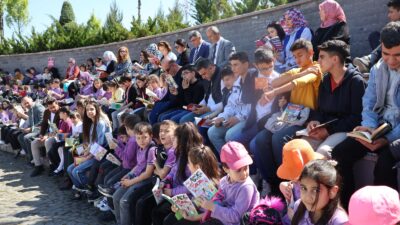 Aile ve Sosyal Hizmetler İl Müdürlüğünce düzenlenen “Ailemle Kitap Okuyorum