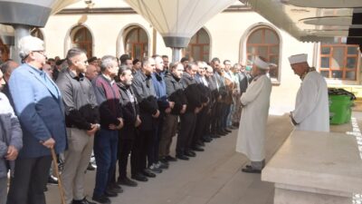Şehit Jandarma Yüzbaşı Erol Uykusuz’un annesi Feyhan Uykusuz vefat etti.