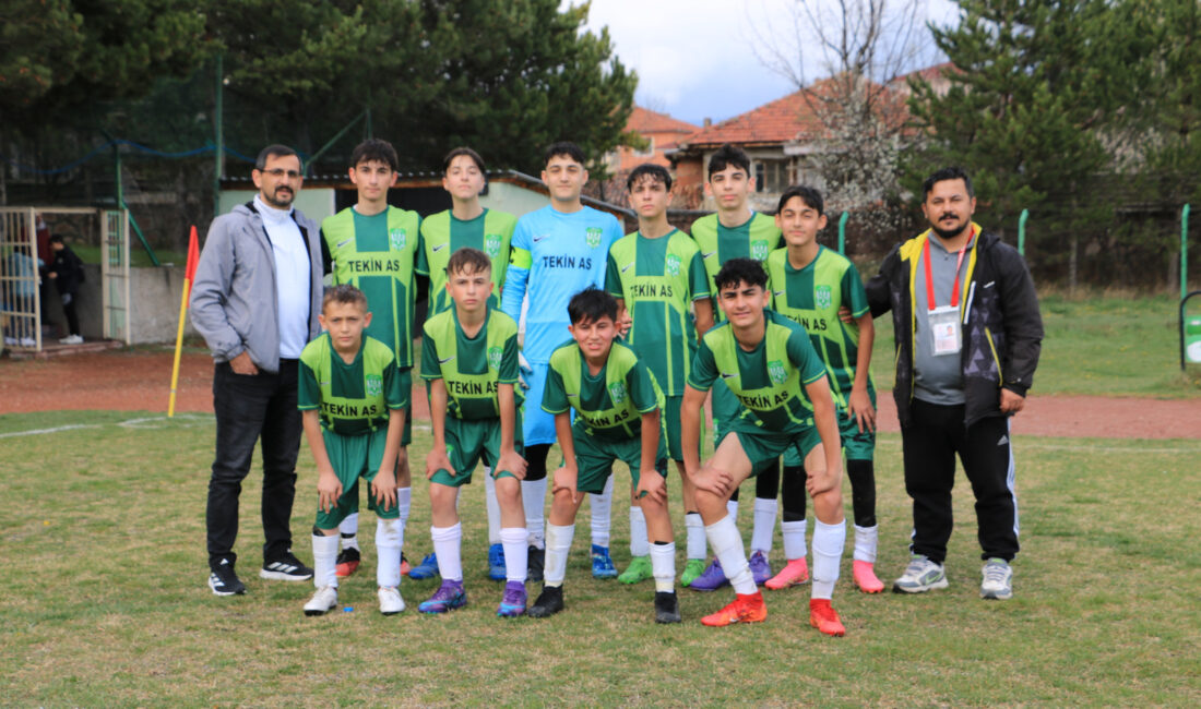 Ilgaz U 15 farklı kazandı Ilgaz U 15 futbol takımı kendi evinde karşılaştığı Kurşunlu Belediyespor’u