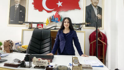 Atkaracalar Belediye Başkanı Harun Oflaz, ilçenin ilk kadın meclis üyesi