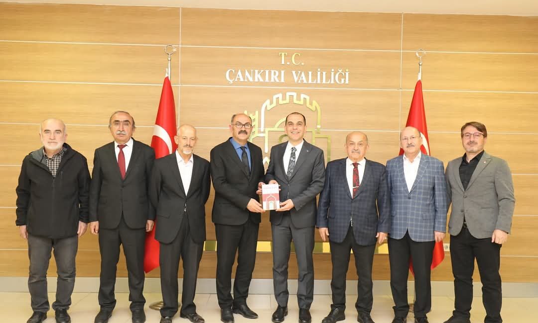 Çankırı Yazarlar ve Sanatçılar Derneği (ÇAYASAD)  Vali M. Fırat Taşolar’ı