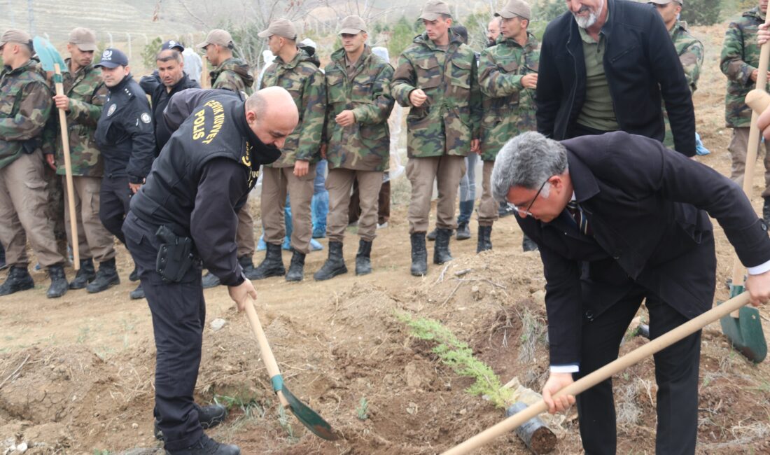Polis Haftası’nda fidanlar toprakla buluştu Polis Teşkilatının Kuruluşunun 180. Yılı kapsamında Polis Haftası Etkinlikleri