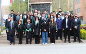 5 Nisan Avukatlar Günü nedeniyle Çankırı Barosu tarafından Atatürk Anıtı’nda program