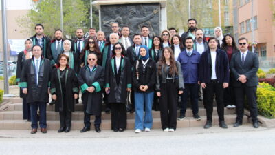 5 Nisan Avukatlar Günü nedeniyle Çankırı Barosu tarafından Atatürk Anıtı’nda program