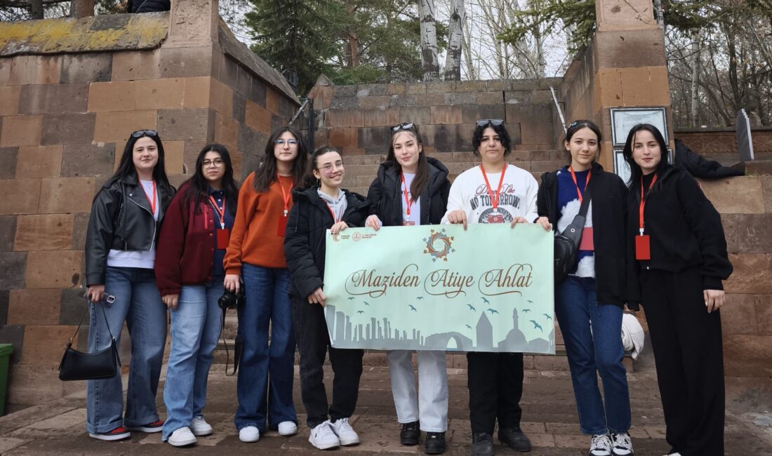 “Maziden Atiye Ahlat” Öğrenci Programı Başladı Milli Eğitim Bakanlığı tarafından düzenlenen “Maziden Atiye Ahlat” öğrenci programı,
