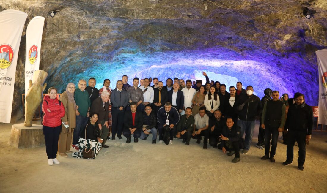 Yer Altı Tuz Şehri Kapılarını Dünyaya Açtı Çankırı Belediye Başkanı İsmail Hakkı Esen’in dünya turizmine açtığı Yer