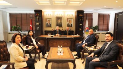 MHP Genel Başkan Yardımcısı Sadir Durmaz, Çankırı Belediyesini ziyaret etti.