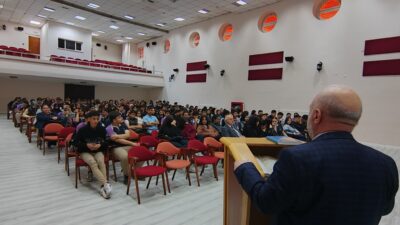 &nbsp; Çankırı Lisesi, Çankırılı ünlü şair Zeki Ömer Defne’yi anmak