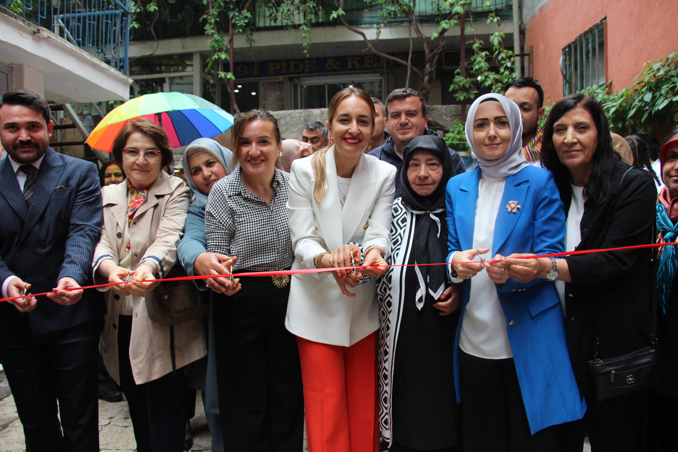 İnci Taneleri Özel Eğitim Engelliler Derneği’nin açılışı dün gerçekleştirildi. Cumhuriyet