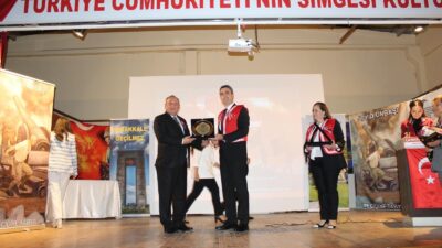 Emekli Topçu Kurmay Kıdemli Albay Şener Tekbaş ve emekli öğretmen