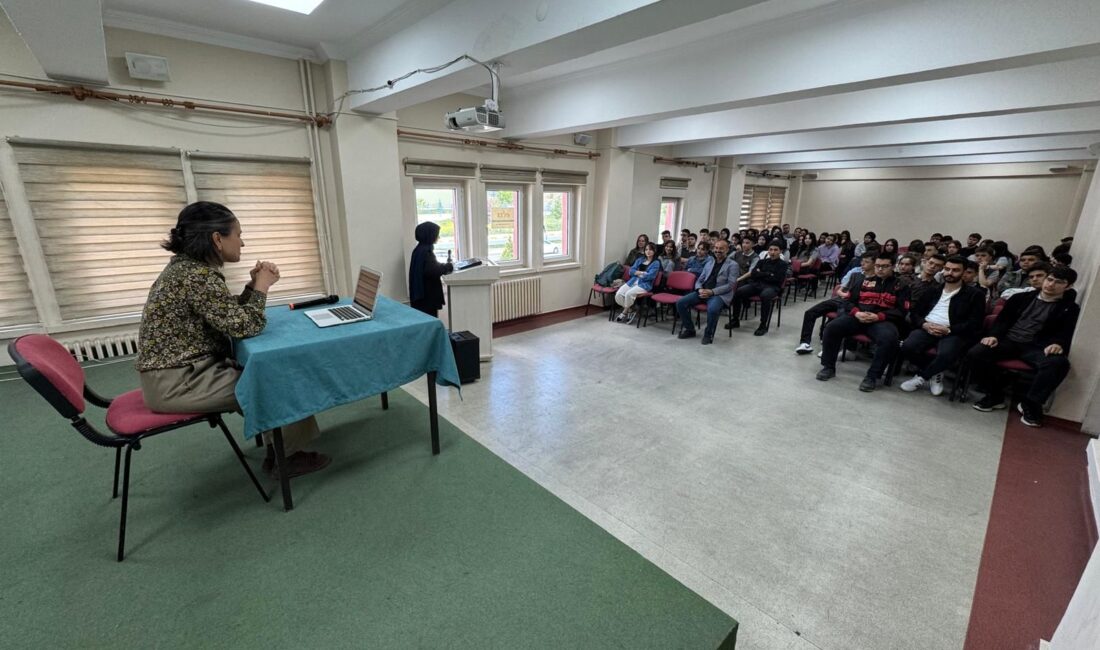 Disiplinlerarası Söyleşi Etkinliği Düzenlendi Çankırı Nevzat Ayaz Sosyal Bilimler Lisesi tarafından düzenlenen söyleşi etkinliğinde,