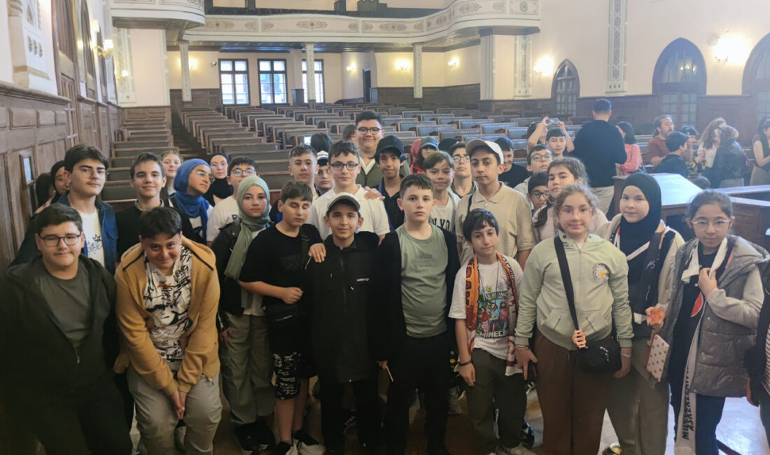 Öğrenciler Ankara’yı gezdi Çankırı Hacı Murad-ı Veli İmam Hatip Ortaokulu öğrencileri Ankara’yı gezdi.