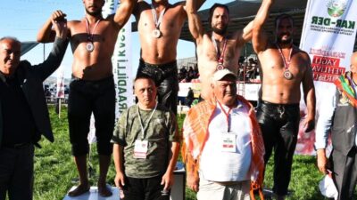 Çankırı Belediyespor Kulübü güreşçilerinden Kadir Gülşen, kendi kategorisinde birinciliğini ilan