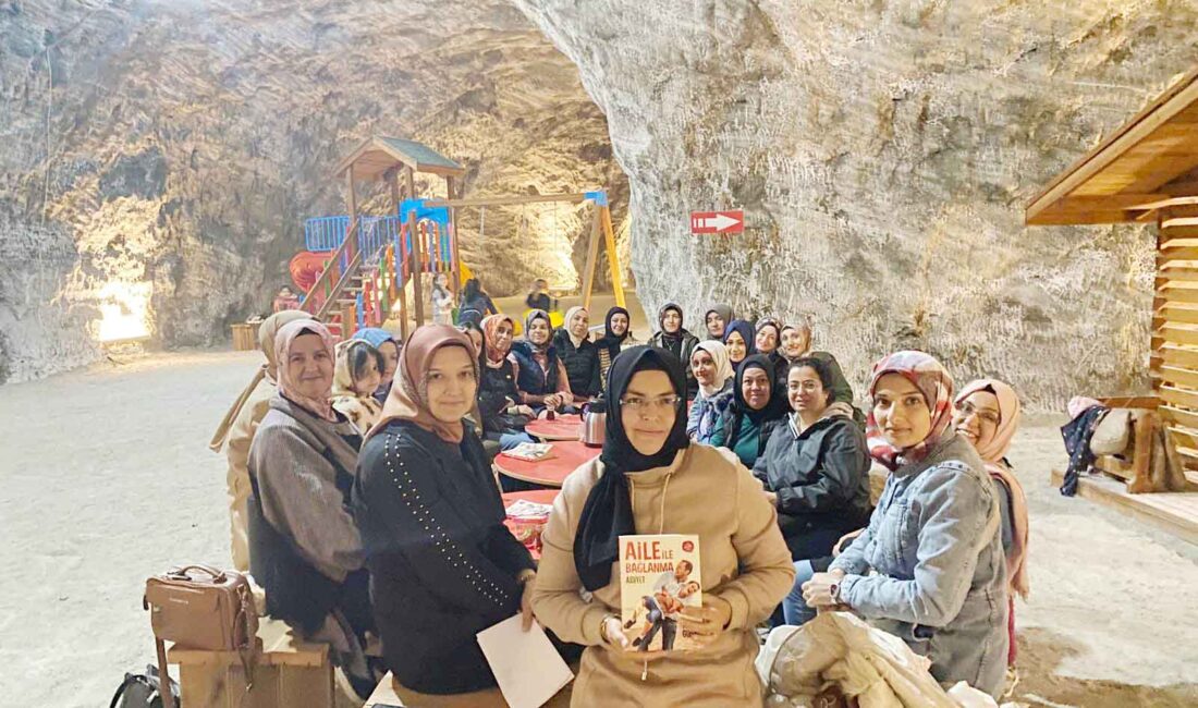 Veliler, yerin 150 metre altında kitap okudu Dr. Refik Saydam İlkokulu velileri, yerin 150 metre altında bulunan