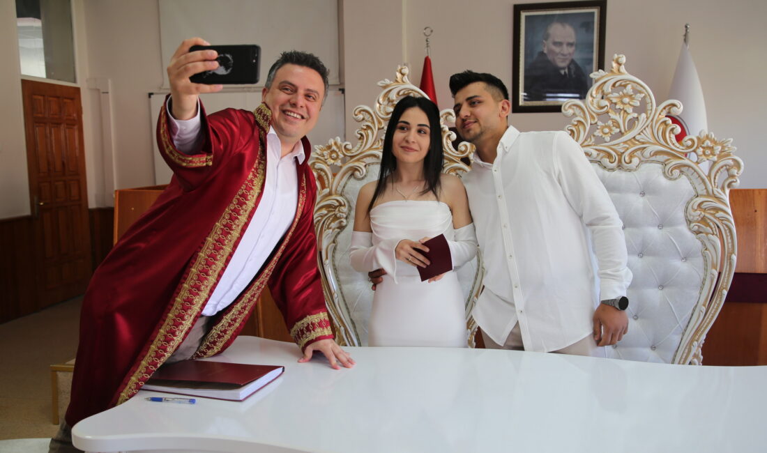 Belediye Nikah Salonunda 05.05.2025 Yoğunluğu Çankırı Belediyesi Evlendirme Memurluğu, 05.05.2025 tarihinde yaşanan yoğun talepten