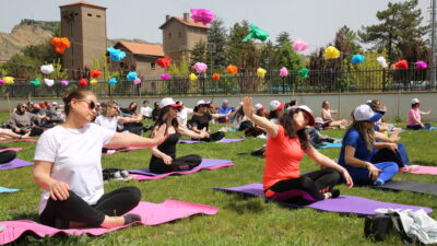 Çankırı Belediyesinin geleneksel hale getirdiği “Anneler Günü Açık Hava Yoga