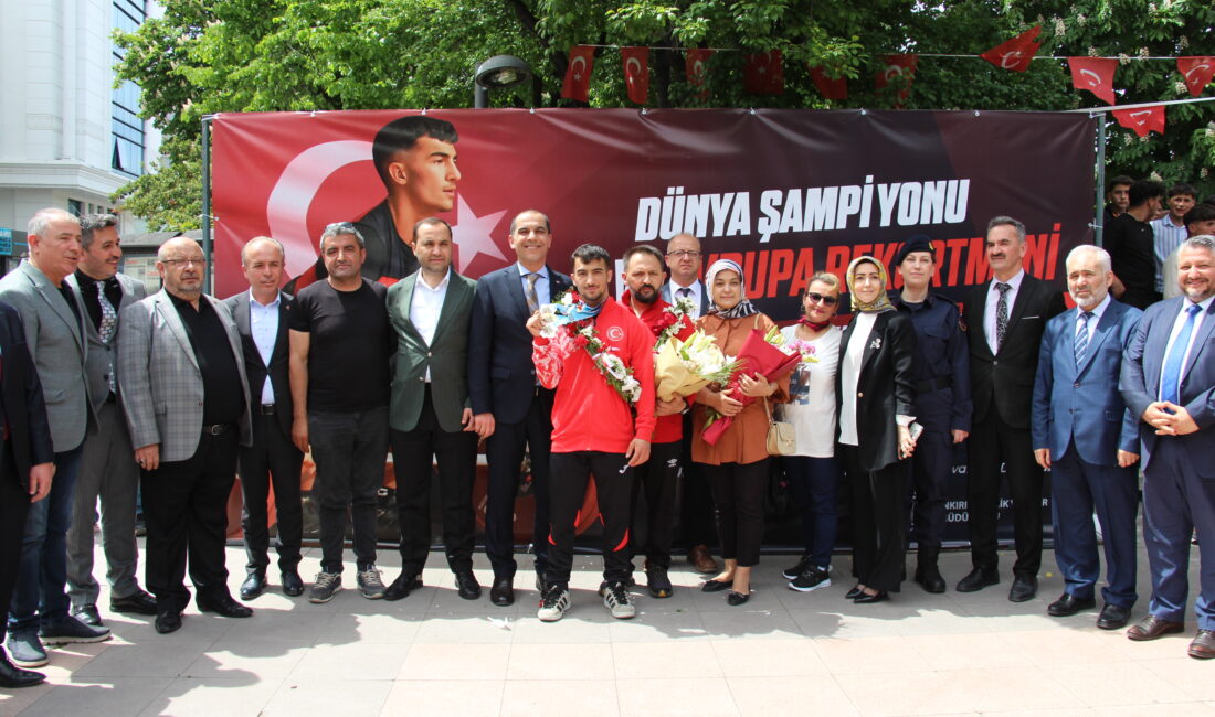 Peru’da yapılan Halter Yıldızlar ve Gençler Dünya Şampiyonası’nda altın madalya