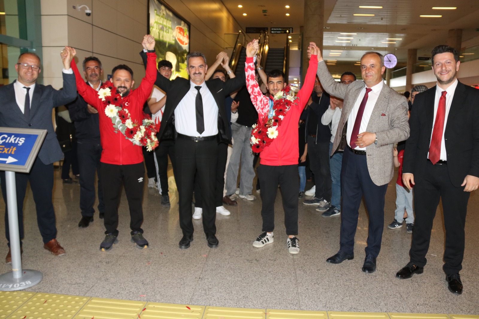 Halterde dünya şampiyonu olan milli sporcumuz Ramazan Efe Yılmaz, şampiyona