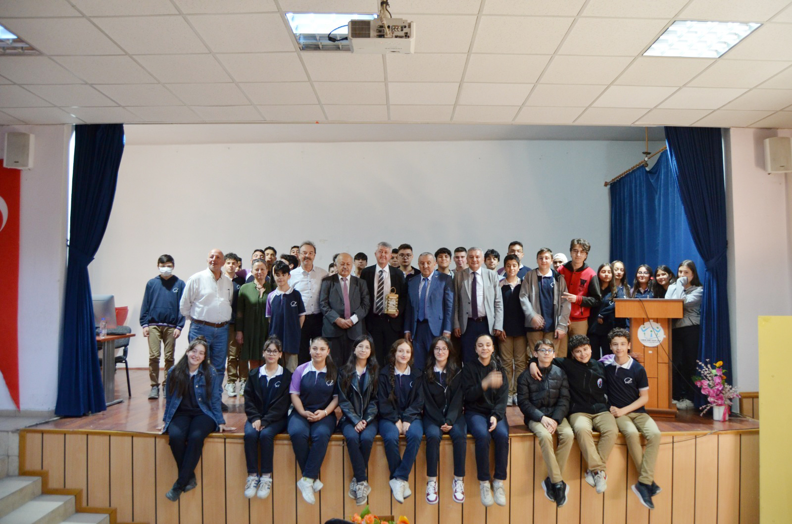 &nbsp; &nbsp; Çankırı Lisesi, geleneksel hale getirdiği Kariyer Günleri etkinlikleri