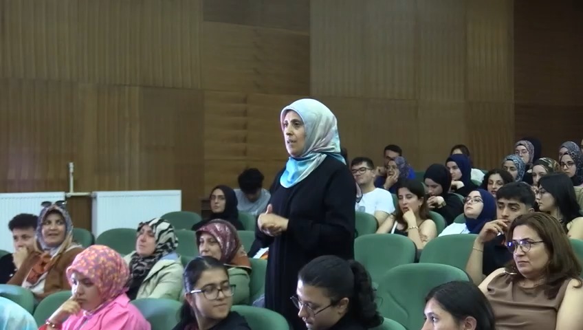 Yılmaz; “Bizlere yardım edin, çocuklarımız eve kapalı kalmasın” Çankırı Karatekin Üniversitesi ev sahipliğinde “1. Çankırı Evde Sağlık ve