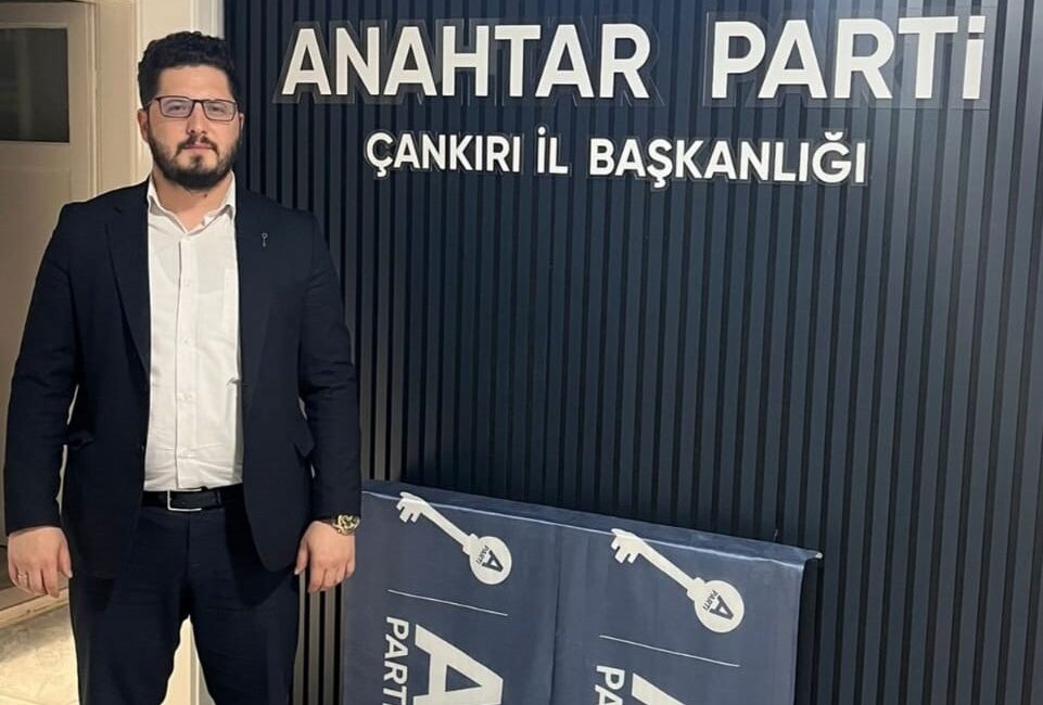 Ak, “Bedeli millet ödediyse, kararı da millet verecektir” Anahtar Parti Çankırı İl Başkanı Av. Burak Ak, gündemde