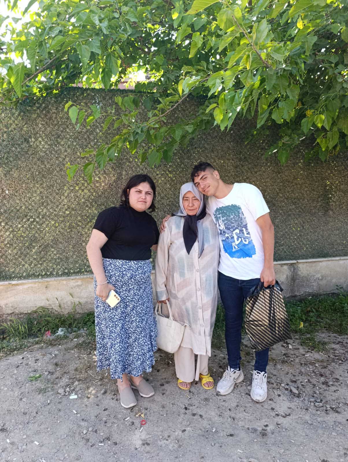 Henüz üç yaşlarındayken yurda verilen iki kardeş, Şevval ve Efe’nin