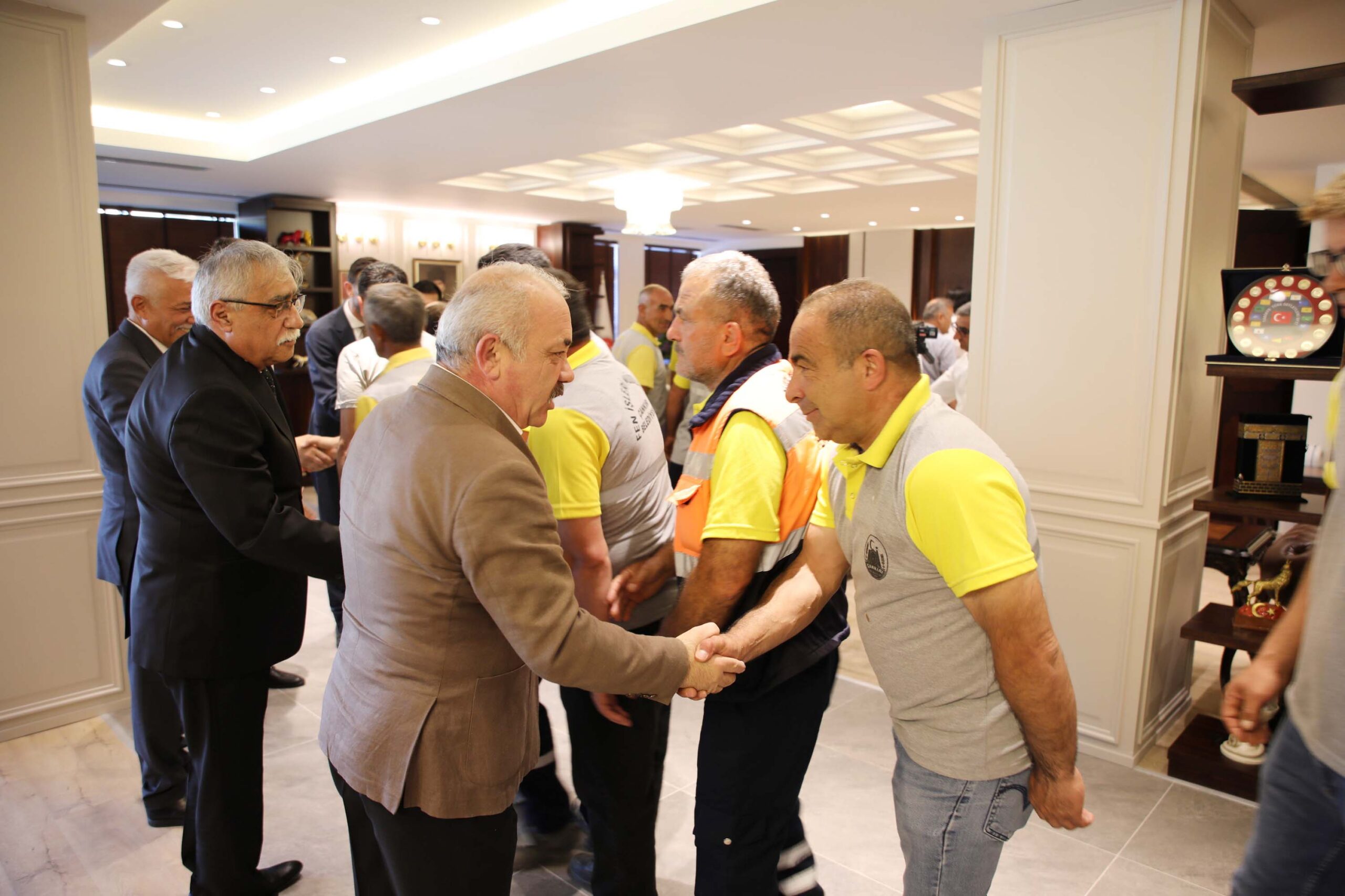 Çankırı Belediye Başkanı İsmail Hakkı Esen, Kurban Bayramı sonrası personeli